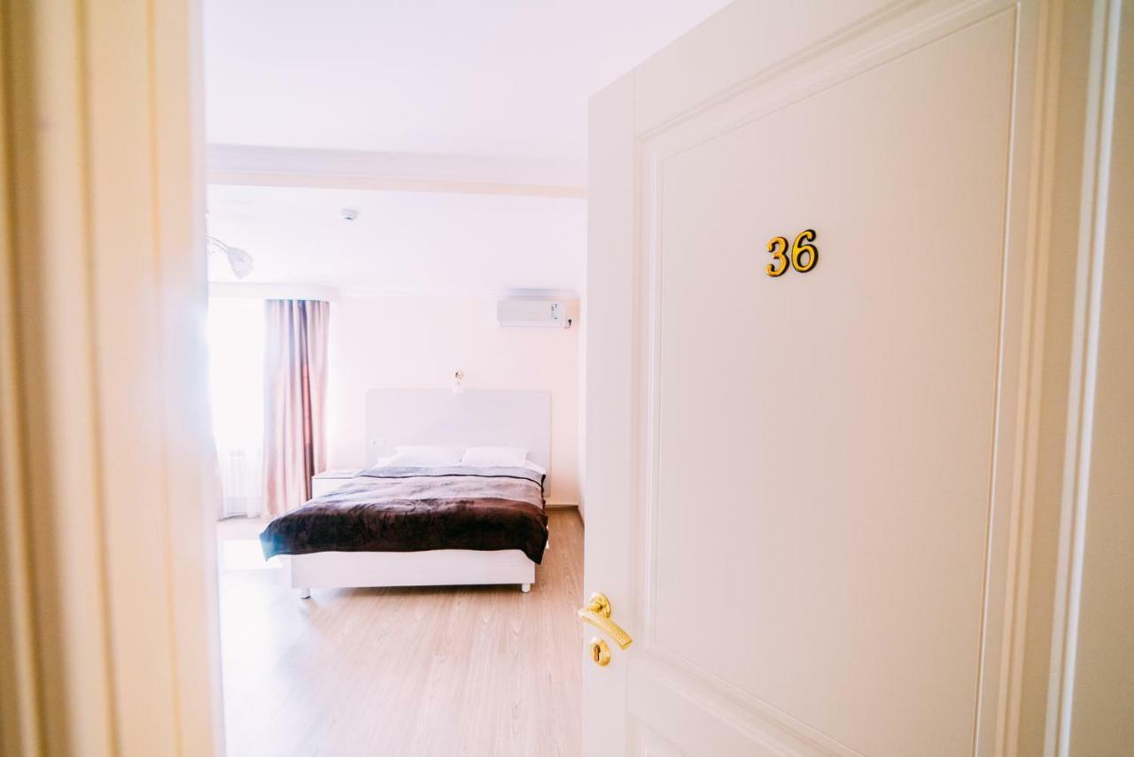 224 Hotel Alma-Ata Buitenkant foto